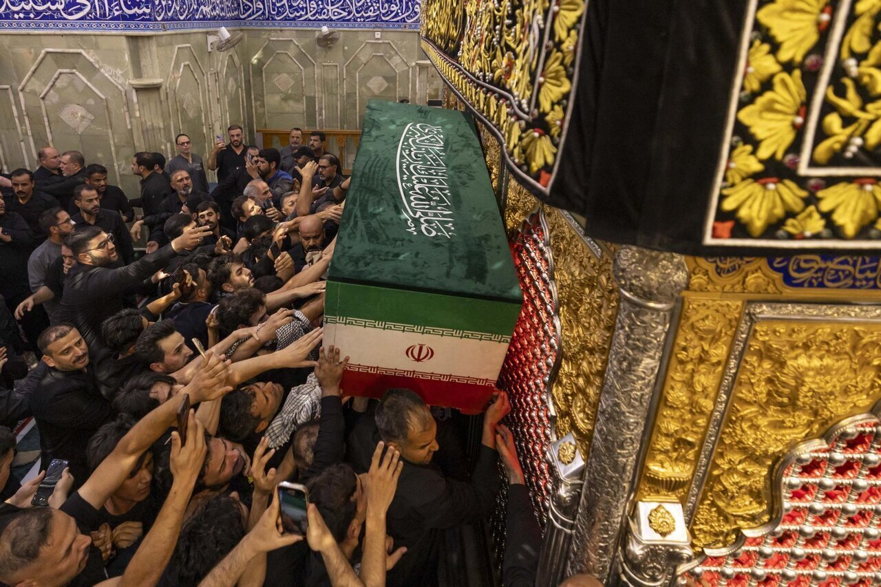 Najaf dan Karbala Dipenuhi Lautan Manusia Dalam Upacara Tasyyi Bersejarah Rahbar Syahid