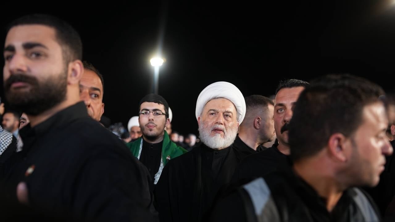 الشيخ حمودي يشارك في استقبال جثمان آية الله العظمى الخامنئي