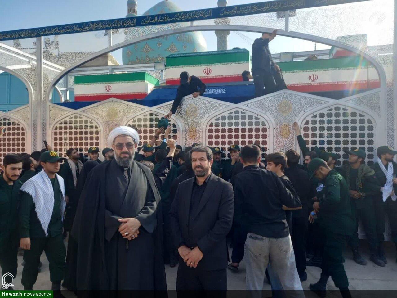 تجدید میثاق نماینده ولی‌فقیه در همدان با آرمان‌های انقلاب اسلامی در آیین تشییع رهبر شهید+تصاویر