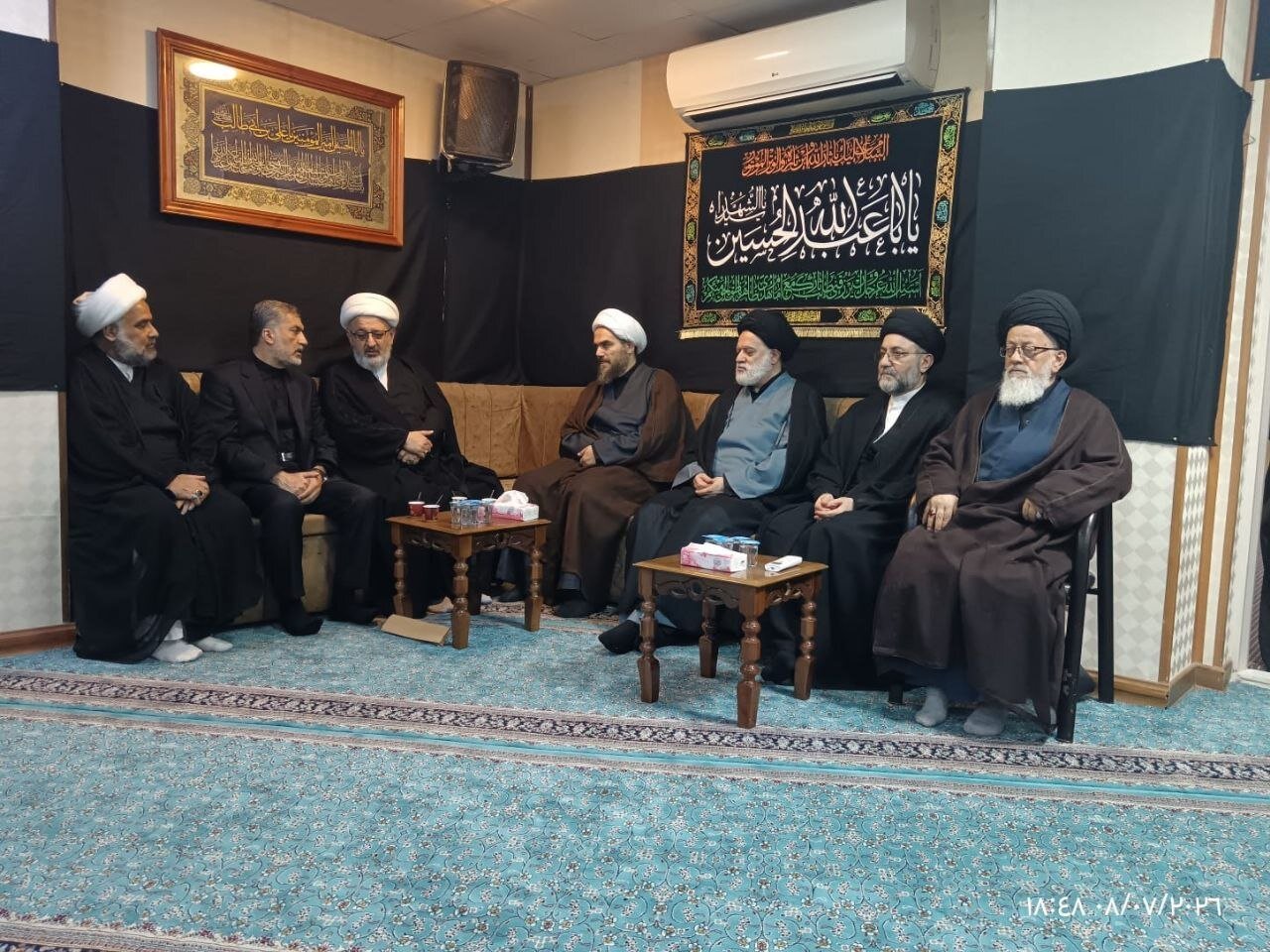 علماء ووجهاء النجف الأشرف يلتقون بالنجل الأكبر لقائد الثورة الإسلامية الشهيد