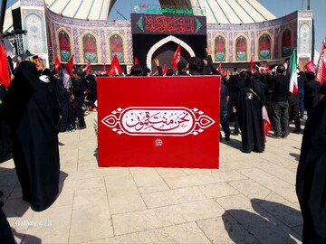 حضور پرشور کادر و طلاب مدارس علمیه خواهران سراب در مراسم تشییع قائد امت