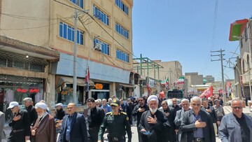 تصاویر/ اجتماع بزرگ عزاداران و آیین تشییع نمادین رهبر شهید انقلاب اسلامی در زرندیه