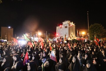 تصاویر/ اجتماع خونخواهی مردم قرچک در شب تدفین رهبر شهید
