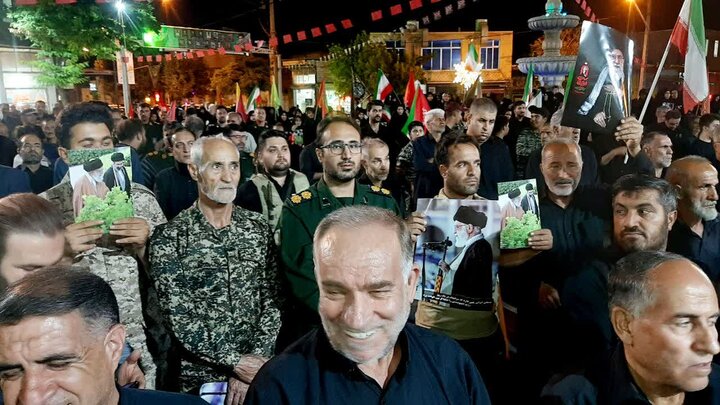 تصاویر/ تداوم حضور منسجم و با صلابت اقشار مختلف مردم شاهین دژ در تجمع دشمن‌ستیز شبانه
