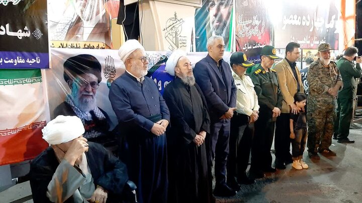 تصاویر/ تداوم حضور منسجم و با صلابت اقشار مختلف مردم شاهین دژ در تجمع دشمن‌ستیز شبانه