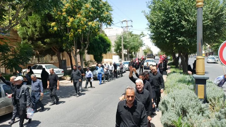تصاویر/اجتماع بزرگ عزاداران و آیین تشییع نمادین رهبر شهید انقلاب اسلامي در زرندیه
