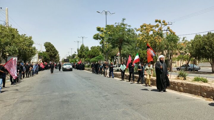 تصاویر/اجتماع بزرگ عزاداران و آیین تشییع نمادین رهبر شهید انقلاب اسلامي در زرندیه