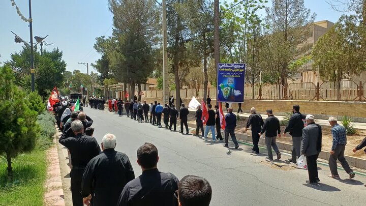 تصاویر/اجتماع بزرگ عزاداران و آیین تشییع نمادین رهبر شهید انقلاب اسلامي در زرندیه
