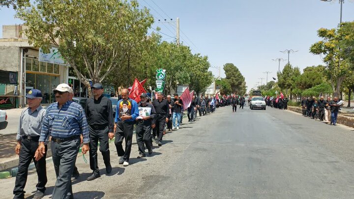 تصاویر/اجتماع بزرگ عزاداران و آیین تشییع نمادین رهبر شهید انقلاب اسلامي در زرندیه