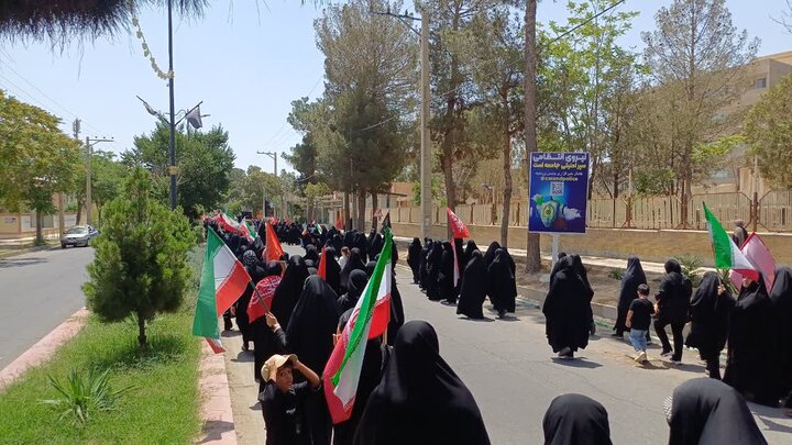 تصاویر/اجتماع بزرگ عزاداران و آیین تشییع نمادین رهبر شهید انقلاب اسلامي در زرندیه