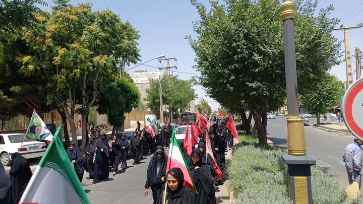 تصاویر/اجتماع بزرگ عزاداران و آیین تشییع نمادین رهبر شهید انقلاب اسلامي در زرندیه