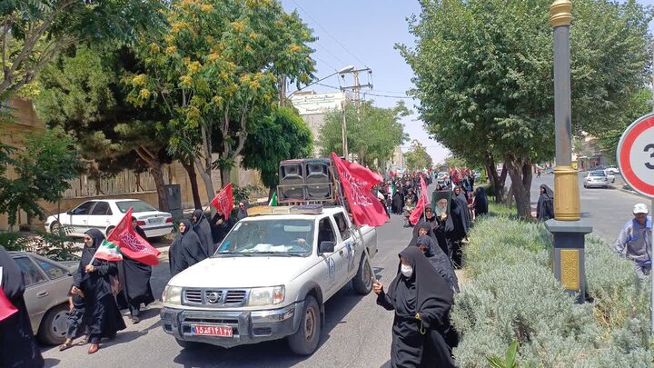 تصاویر/اجتماع بزرگ عزاداران و آیین تشییع نمادین رهبر شهید انقلاب اسلامي در زرندیه