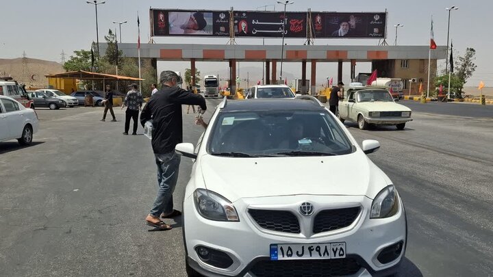تصاویر/ خدمت رسانی روستائیان آزران در موکب باب الحوائج بخش برزک به زائرین رهبرشهید