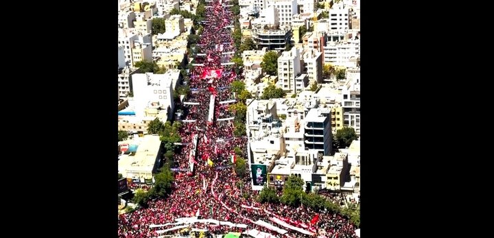 فیلم | قاب هوایی از جمعیت گسترده حاضر در مسیر تشییع پیکر مطهر رهبر شهید انقلاب در مشهد مقدس