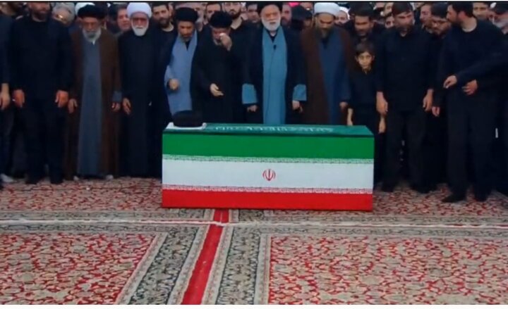 رہبر شہید (رہ) سے مشہد میں تاریخی وداع / فرزندِ ارشد کی امامت میں نماز جنازہ کی ادائیگی