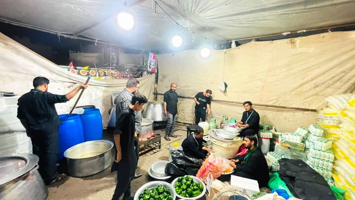 برپایی موکب برای زائران مراسم تشییع رهبر شهید انقلاب اسلامی توسط طلاب سند پاکستان در قم المقدسه