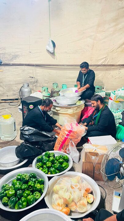 برپایی موکب برای زائران مراسم تشییع رهبر شهید انقلاب اسلامی توسط طلاب سند پاکستان در قم المقدسه