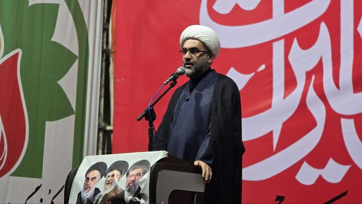 تصاویر/تجدید میثاق شبانه مردم سنندج با آرمان‌های انقلاب اسلامی