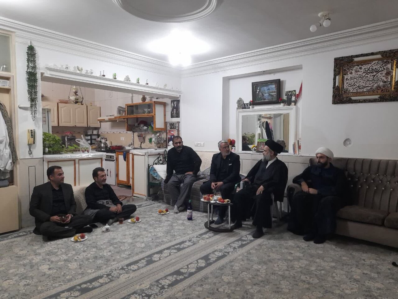 عیادت نماینده مردم کاشان در مجلس از مدیر آموزش مدرسه علمیه آیت‌الله مصطفوی کاشان