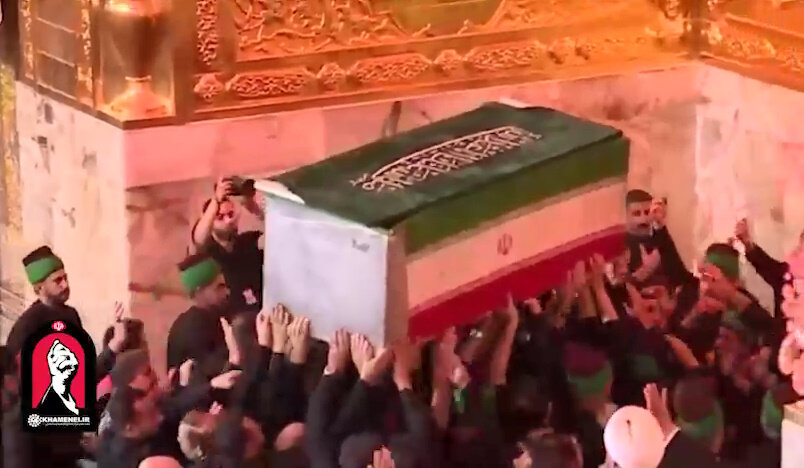 فيديو | دخول جثمان الإمام الخامنئي الشهيد إلى صحن أبي الفضل العباس (عليه السلام) على أكتاف المشيّعين العراقيين