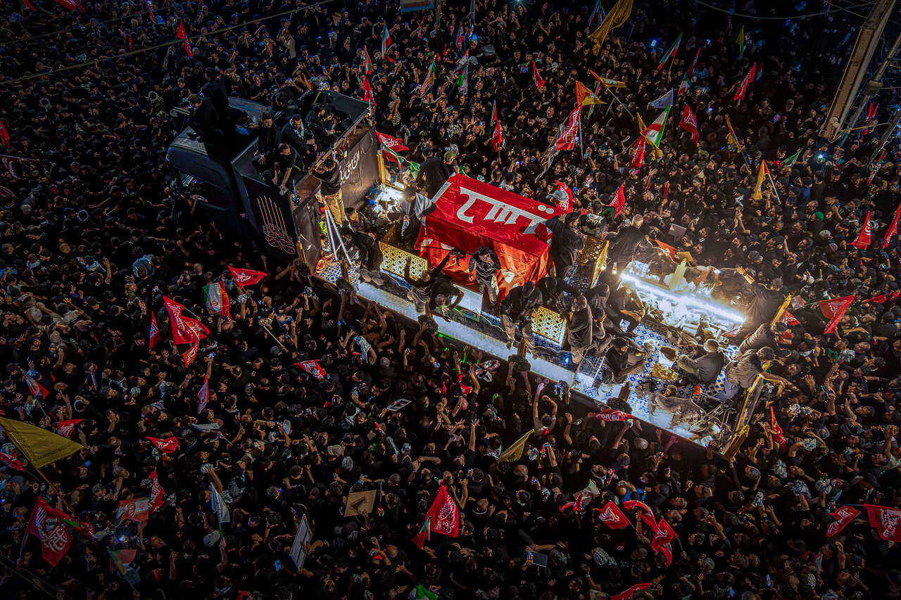 Photos/Karbala en deuil : L’ultime hommage au Grand Ayatollah martyr Sayyid Ali Khamenei
