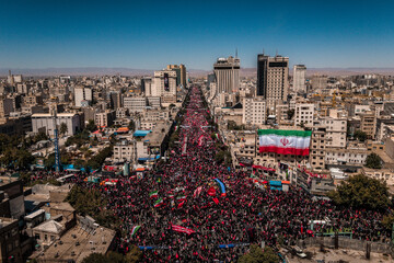 تصاویر/ تشییع باشکوه پیکر مطهر رهبر شهید انقلاب اسلامی در مشهد مقدس