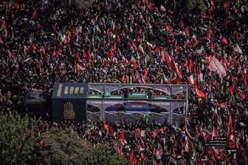 مردم جهان حضور ملت ایران در تشییع قائد شهید را از یاد نخواهد برد