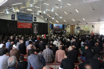 تصاویر / اقامه نماز جمعه نهاوند