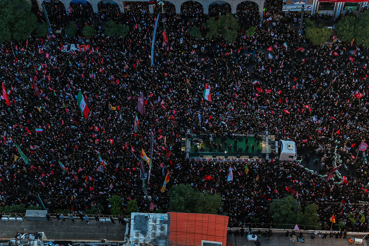 تصاویر/ تشییع باشکوه پیکر مطهر رهبر شهید انقلاب اسلامی در مشهد مقدس