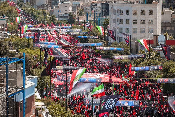 تصاویر/ تشییع باشکوه پیکر مطهر رهبر شهید انقلاب اسلامی در مشهد مقدس