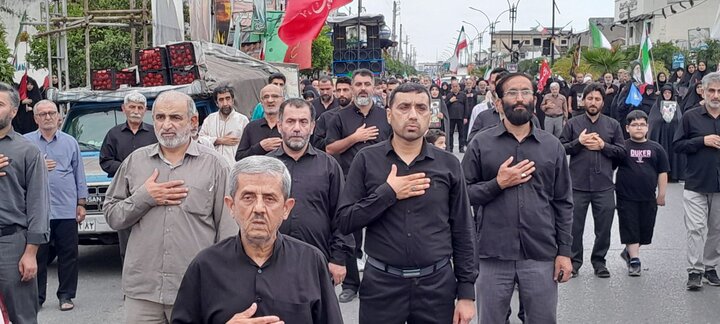 تصاویر/ راهپیمایی جاماندگان از تشییع رهبر شهید (ره) در فریدونکنار
