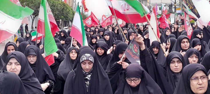 تصاویر/ راهپیمایی جاماندگان از تشییع رهبر شهید (ره) در فریدونکنار