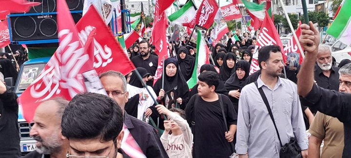 تصاویر/ راهپیمایی جاماندگان از تشییع رهبر شهید (ره) در فریدونکنار