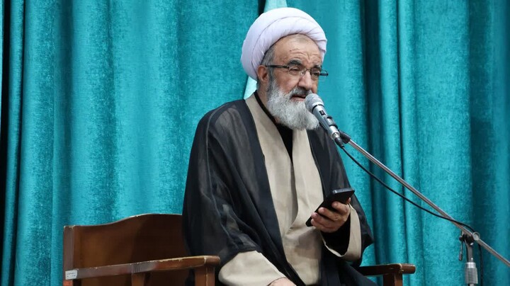 تصاویر / مراسم بزرگداشت امام شهید حضرت آیت الله العظمی خامنه ای در شهرستان مرند