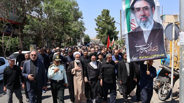 تصاویر / مراسم بزرگداشت امام شهید حضرت آیت الله العظمی خامنه ای در شهرستان مرند