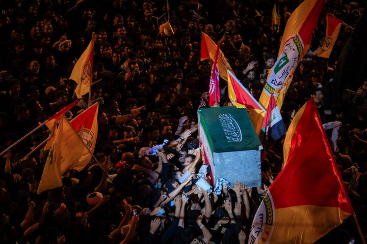 Photos/Karbala en deuil : L’ultime hommage au Grand Ayatollah martyr Sayyid Ali Khamenei