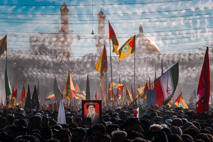 Photos/Karbala en deuil : L’ultime hommage au Grand Ayatollah martyr Sayyid Ali Khamenei