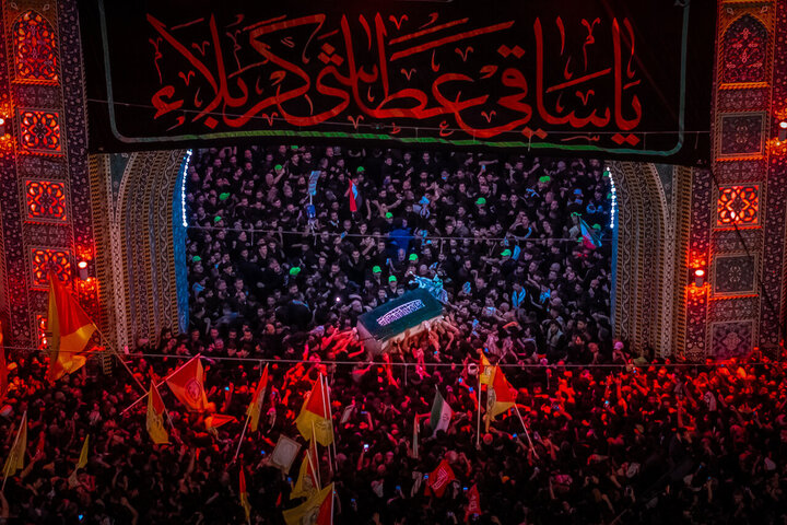 Photos/Karbala en deuil : L’ultime hommage au Grand Ayatollah martyr Sayyid Ali Khamenei