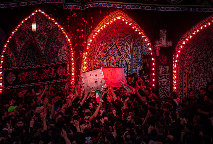 Photos/Karbala en deuil : L’ultime hommage au Grand Ayatollah martyr Sayyid Ali Khamenei