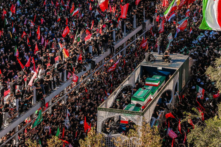 Photos/L’ultime hommage à Mashhad : procession historique pour le Grand Ayatollah martyr Sayyid Ali Khamenei
