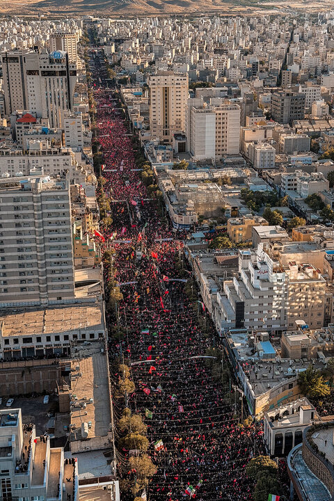 Photos/L’ultime hommage à Mashhad : procession historique pour le Grand Ayatollah martyr Sayyid Ali Khamenei