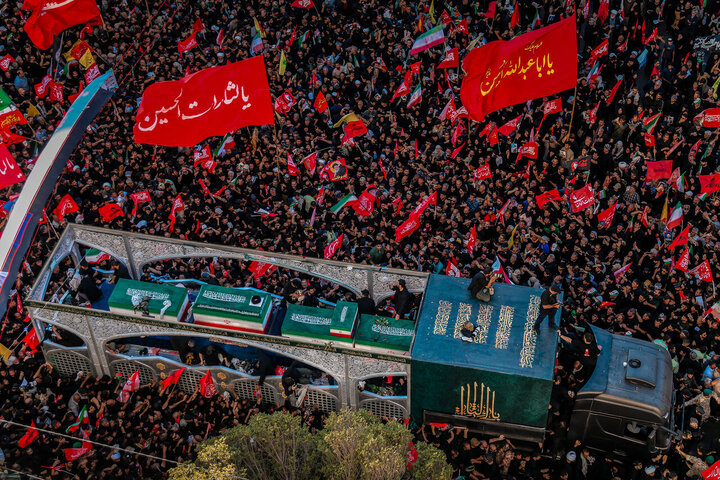 Photos/L’ultime hommage à Mashhad : procession historique pour le Grand Ayatollah martyr Sayyid Ali Khamenei