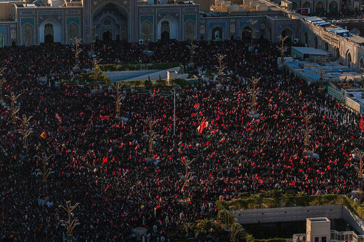 Photos/L’ultime hommage à Mashhad : procession historique pour le Grand Ayatollah martyr Sayyid Ali Khamenei