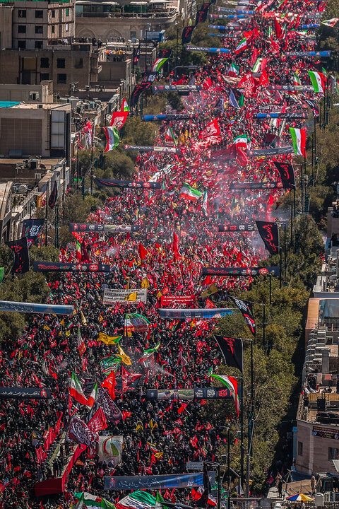 Photos/L’ultime hommage à Mashhad : procession historique pour le Grand Ayatollah martyr Sayyid Ali Khamenei