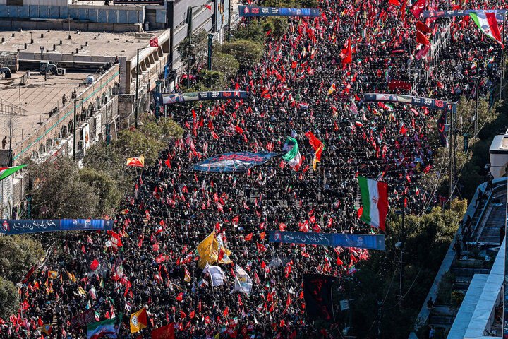 Photos/L’ultime hommage à Mashhad : procession historique pour le Grand Ayatollah martyr Sayyid Ali Khamenei