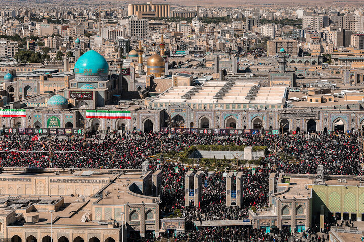 Photos/L’ultime hommage à Mashhad : procession historique pour le Grand Ayatollah martyr Sayyid Ali Khamenei