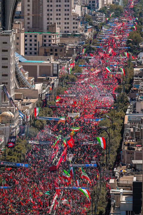 Photos/L’ultime hommage à Mashhad : procession historique pour le Grand Ayatollah martyr Sayyid Ali Khamenei