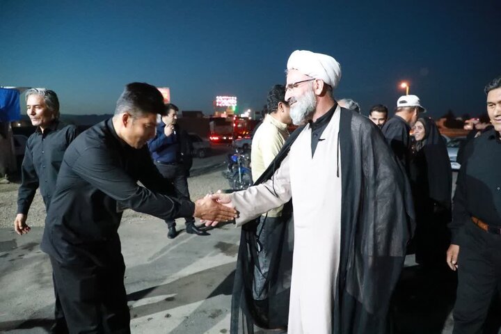 تصاویر/ بازدید نماینده رهبر معظم انقلاب در استان سمنان از مواکب خدمت‌رسان به عزاداران شرکت کننده در مراسم تشییع رهبر شهید انقلاب