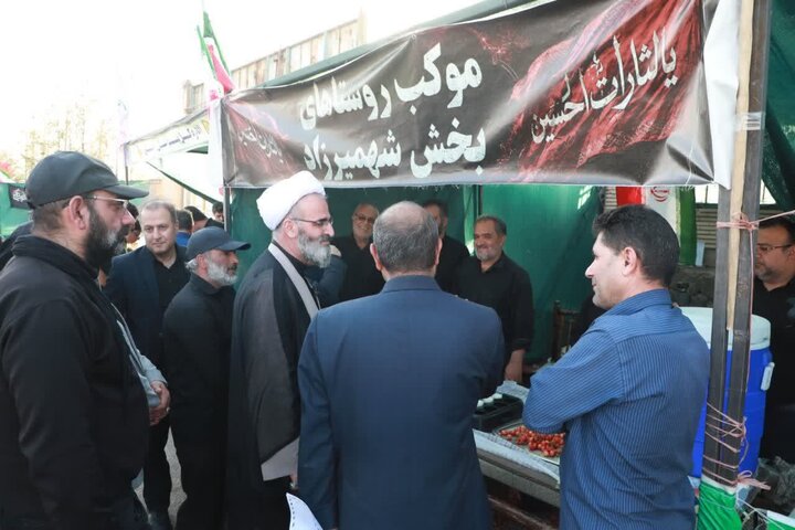 تصاویر/ بازدید نماینده رهبر معظم انقلاب در استان سمنان از مواکب خدمت‌رسان به عزاداران شرکت کننده در مراسم تشییع رهبر شهید انقلاب