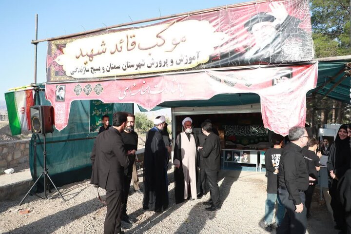 تصاویر/ بازدید نماینده رهبر معظم انقلاب در استان سمنان از مواکب خدمت‌رسان به عزاداران شرکت کننده در مراسم تشییع رهبر شهید انقلاب